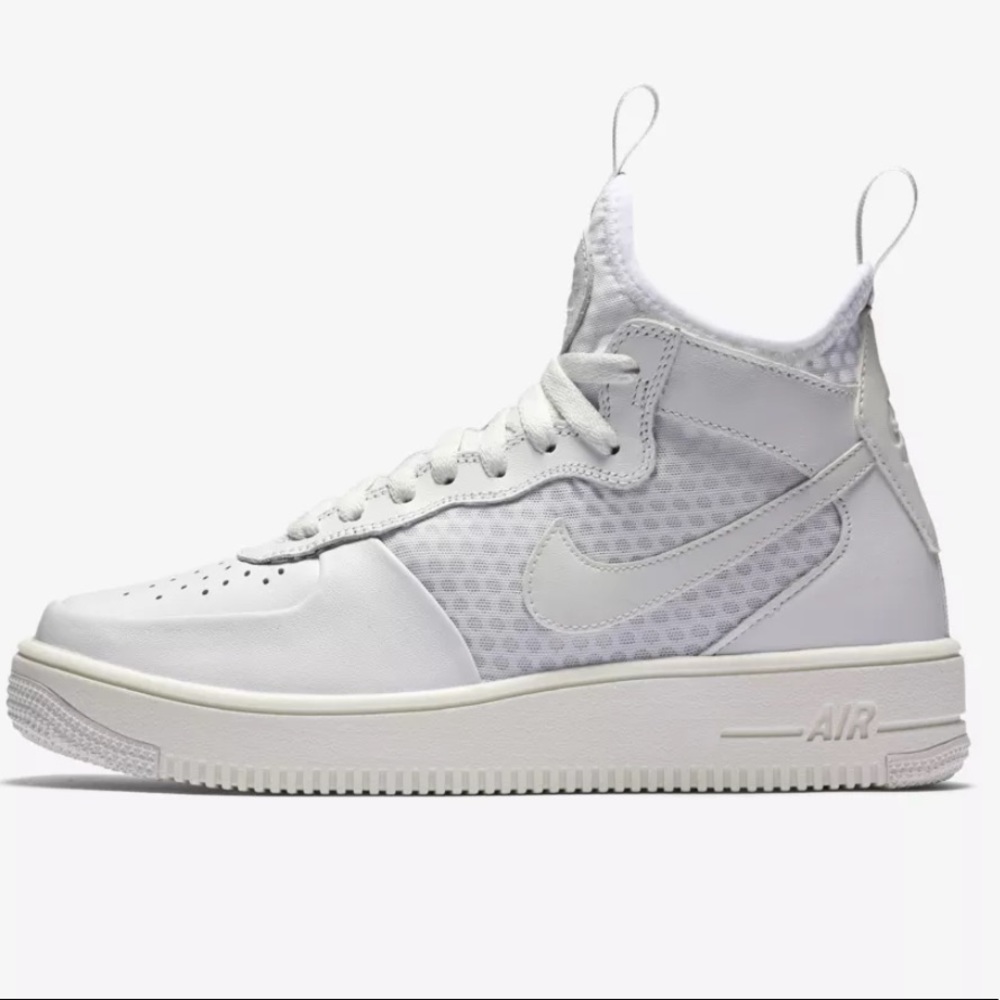 Nike Women’s Ultraforce Mid